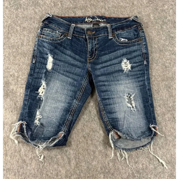 Ariya Jeans Women's Cuffed Shorts 9/10 Cut Off Distressed Embroidered Pockets - Picture 1 of 7